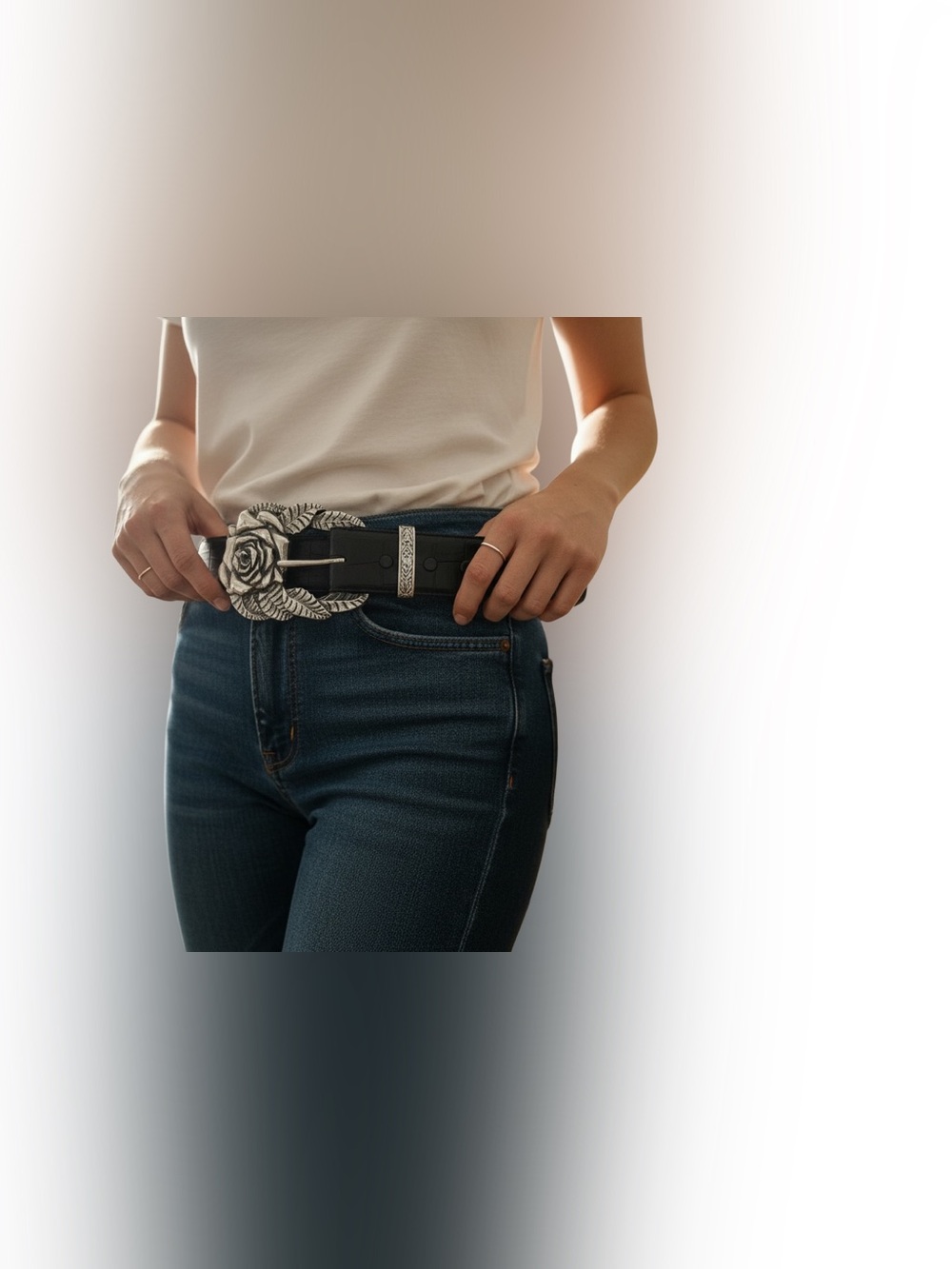 Women’s Hartnell Belt Imported Alligator Grain Calfskin with Rose buckle. - Picture 9 of 16